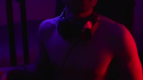 urboytoy_512 online show from 11-08-25, 05:34