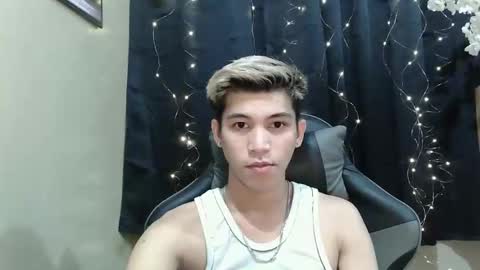 Snapshot of urcutefucking_asianboy chatting on 09-17-25, 12:40 ASIANBBYBOY online show from 09-17-25, 12:40