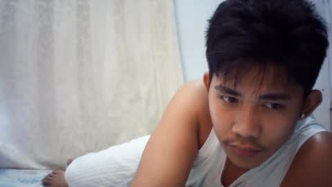 Snapshot of urcutie_asianboy chatting on 12-04-25, 04:59 KEN online show from 12-04-25, 04:59
