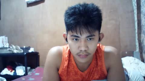 Snapshot of urcutie_asianboy chatting on 12-20-25, 11:39 KEN online show from 12-20-25, 11:39