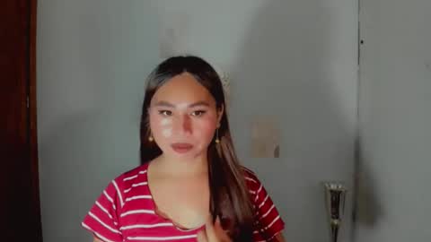 trixie tan online show from 11-26-25, 10:16