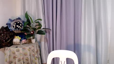 Snapshot of urdreamgirl_ chatting on 02-08-25, 03:53 Trixie online show from 02-08-25, 03:53