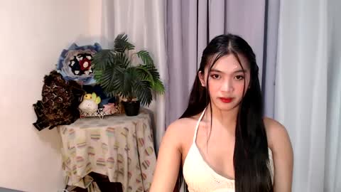 Snapshot of urdreamgirl_ chatting on 03-08-25, 04:06 Trixie online show from 03-08-25, 04:06
