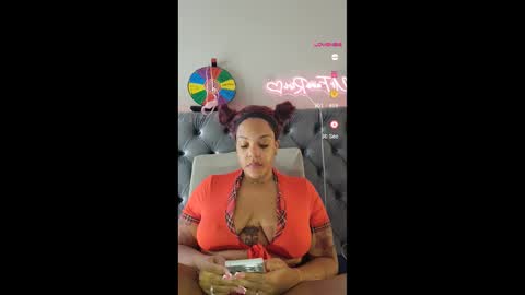 urfaveriri online show from 10-20-25, 12:05