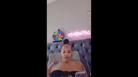 urfaveriri online show from 11-22-25, 03:11