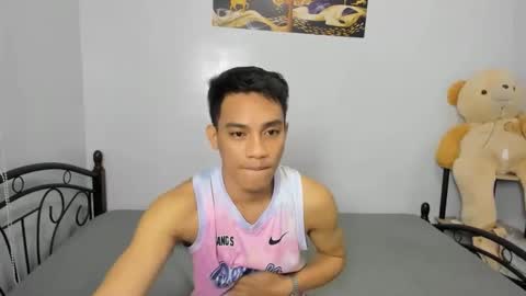 urfucker_vinz online show from 02-15-26, 01:52