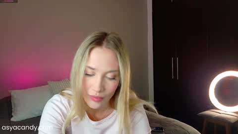 Shay online show from 09-26-25, 01:31