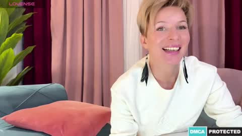 Jenny online show from 12-14-24, 07:25