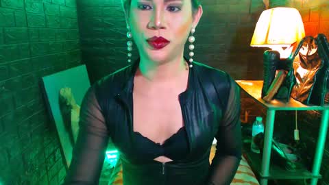 queen norelle online show from 12-20-24, 04:25