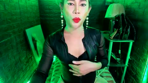 queen norelle online show from 02-04-25, 05:01