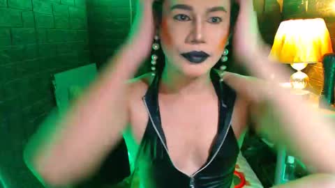 queen norelle online show from 11-16-25, 07:41