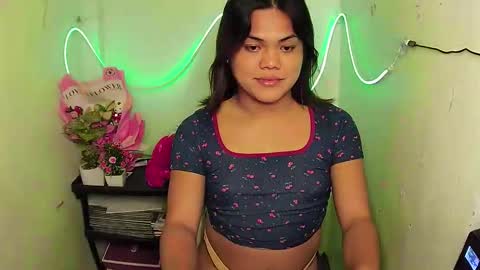 urhottie_bella online show from 09-25-25, 07:17