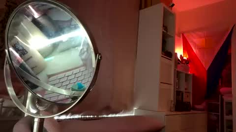 Snapshot of urlittlefilipina chatting on 11-21-25, 07:12 urlittlefilipina online show from 11-21-25, 07:12