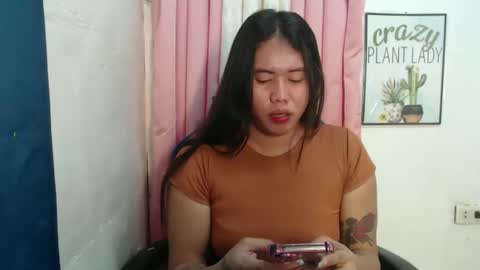 Snapshot of urlovely_sofie chatting on 10-26-25, 05:19 Sofie online show from 10-26-25, 05:19