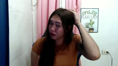 Snapshot of urlovely_sofie chatting on 11-14-25, 08:18 Sofie online show from 11-14-25, 08:18