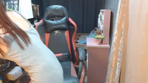 urlovelychinita online show from 10-17-25, 12:25