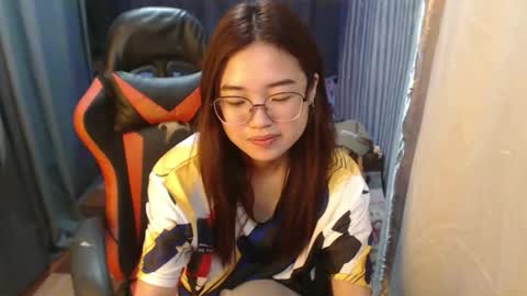 urlovelychinita online show from 11-19-25, 12:32