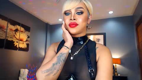 UrMajestyTyra online show from 01-06-25, 02:26
