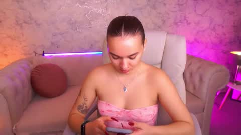 Snapshot of urmuseon chatting on 10-28-25, 07:56 MusaPleasure online show from 10-28-25, 07:56