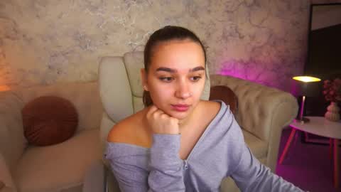 Snapshot of urmuseon chatting on 11-18-25, 07:35 MusaPleasure online show from 11-18-25, 07:35