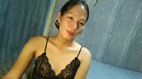 Snapshot of urpinaylovelyjuliaxxx chatting on 10-23-25, 01:54 queen julia not into CHEAPGUY online show from 10-23-25, 01:54