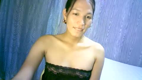 Snapshot of urpinaylovelyjuliaxxx chatting on 11-09-25, 12:36 queen julia not into CHEAPGUY online show from 11-09-25, 12:36