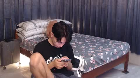 Snapshot of urpinoyasianx chatting on 02-06-25, 08:56 Mel online show from 02-06-25, 08:56