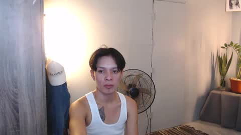 Snapshot of urpinoyasianx chatting on 02-23-25, 03:18 Mel online show from 02-23-25, 03:18