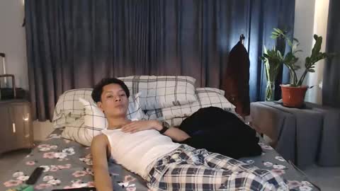 Snapshot of urpinoyasianx chatting on 02-25-25, 06:25 Mel online show from 02-25-25, 06:25