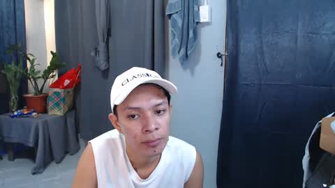 Snapshot of urpinoyasianx chatting on 02-28-25, 08:07 Mel online show from 02-28-25, 08:07