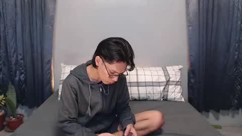 Snapshot of urpinoyasianx chatting on 09-10-25, 01:05 Mel online show from 09-10-25, 01:05
