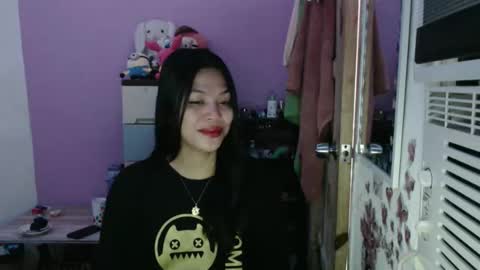 Snapshot of urpreciouspinayxxx chatting on 10-27-25, 12:58 hi im kim online show from 10-27-25, 12:58