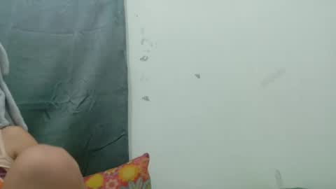 Snapshot of ursexy_pinay_skinny chatting on 01-16-26, 05:22 im jenny online show from 01-16-26, 05:22