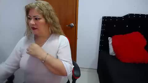 Eveling Blanco  online show from 09-24-25, 03:37