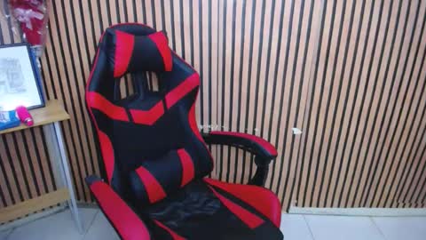 yanie online show from 01-14-25, 11:10