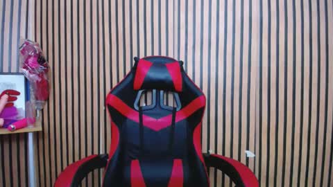 yanie online show from 01-20-25, 03:18