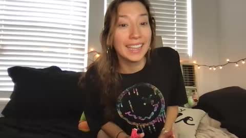 Lily online show from 11-20-25, 04:40