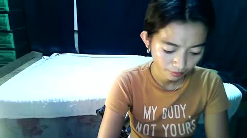 Snapshot of urtinypinay chatting on 01-09-25, 04:30 urtinypinay online show from 01-09-25, 04:30