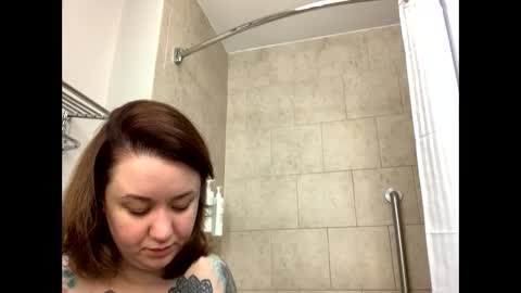 Snapshot of usefulhole chatting on 09-27-25, 12:54 usefulhole online show from 09-27-25, 12:54