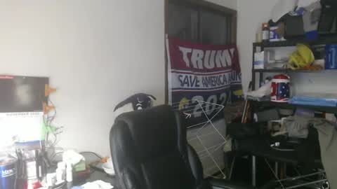 Eric online show from 10-31-25, 09:43