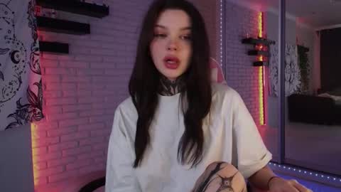 Snapshot of uwu_eva chatting on 12-11-24, 08:58 Eva online show from 12-11-24, 08:58