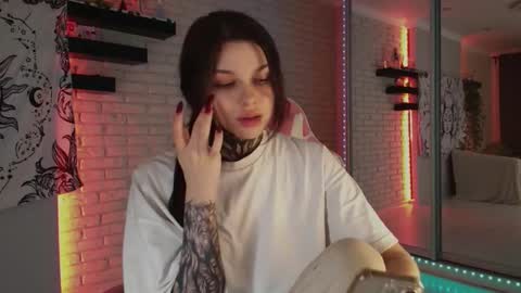 Snapshot of uwu_eva chatting on 12-11-24, 08:50 Eva online show from 12-11-24, 08:50