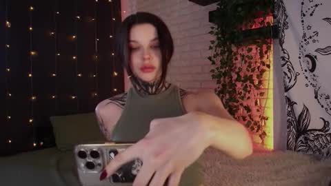 Snapshot of uwu_eva chatting on 12-15-24, 08:52 Eva online show from 12-15-24, 08:52