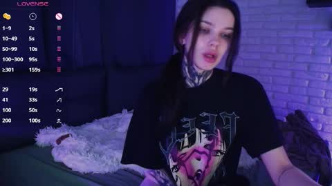 Snapshot of uwu_eva chatting on 01-19-25, 07:57 Eva online show from 01-19-25, 07:57