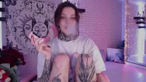 Snapshot of uwu_eva chatting on 02-16-25, 10:21 Eva online show from 02-16-25, 10:21
