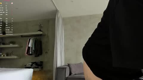 Eva online show from 11-30-25, 06:39