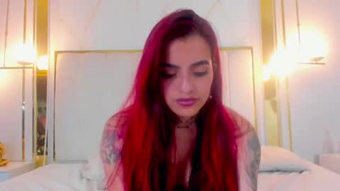 Snapshot of vaaleriee_miller_ chatting on 01-14-25, 01:15 valeriee miller online show from 01-14-25, 01:15