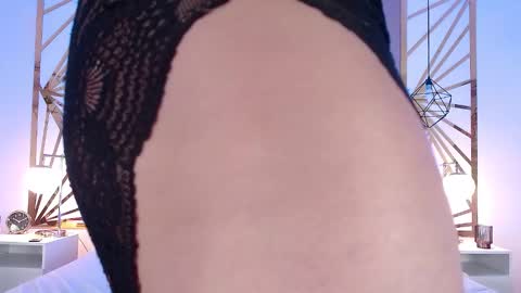 Snapshot of vaaleriee_miller_ chatting on 01-22-25, 07:24 valeriee miller online show from 01-22-25, 07:24