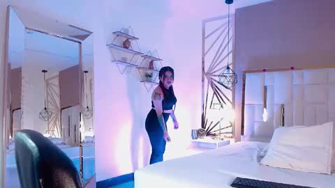 Snapshot of vaaleriee_miller_ chatting on 02-24-25, 08:58 valeriee miller online show from 02-24-25, 08:58