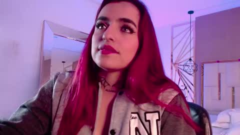Snapshot of vaaleriee_miller_ chatting on 03-07-25, 11:49 valeriee miller online show from 03-07-25, 11:49